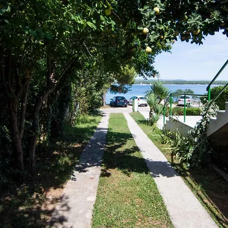 In - Insel Pasman 6922 Tkon