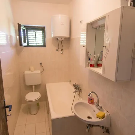 In Tkon/insel Pasman 6922 Holiday home *