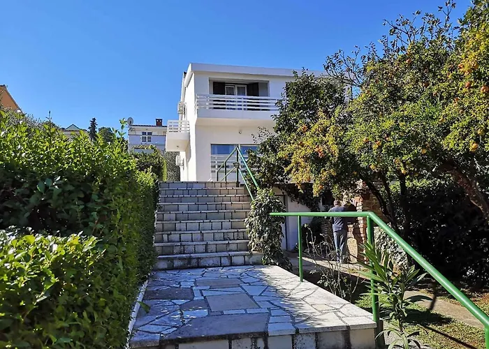 In - Insel Pasman 6922 * تكون