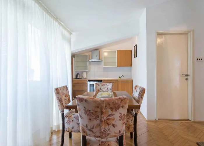 In - Insel Pasman 6922 بيت للعطل *